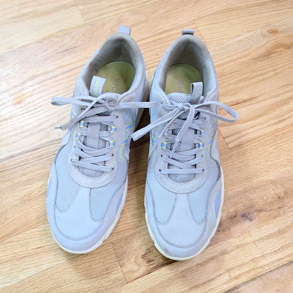 Vionic Vasher Electra lace-up sneaker in the Vapor/Blue Haze size 9.5